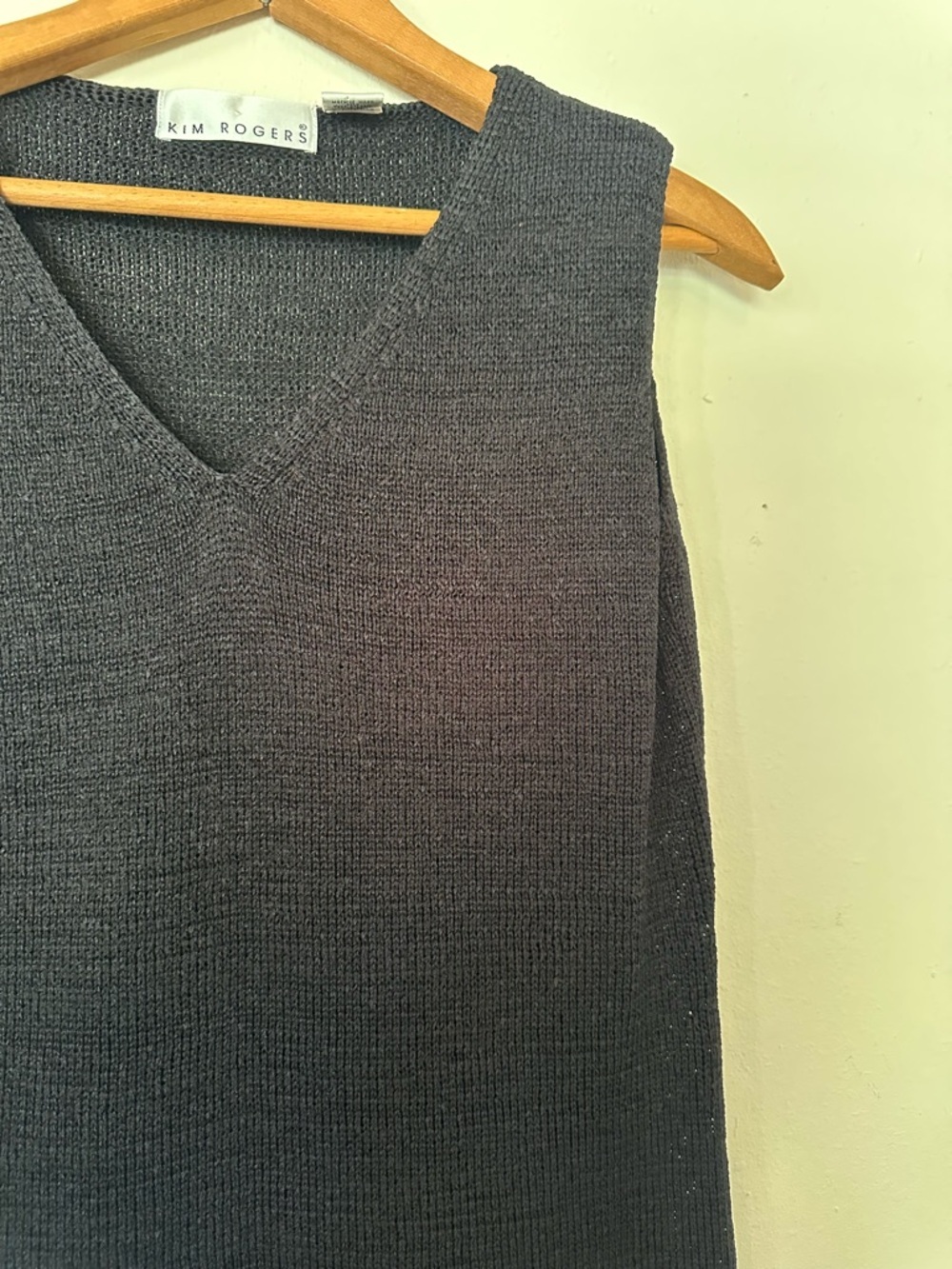 Kim Rogers Black Knit V-Neck Sweater Tank Lightweight Layering women’s M #cbk - Picture 4 of 5